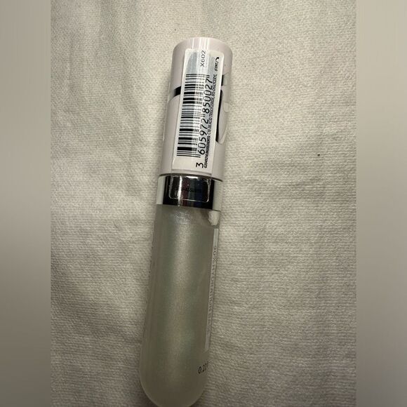 IT Cosmetics Confidence in a Serum Lip Gloss color: Self-Assured (A clear shade - Picture 3 of 4